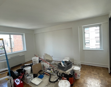 East 71st Street - Photo Thumbnail 10