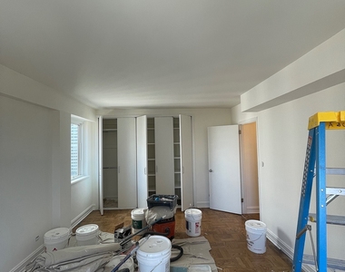 East 71st Street - Photo Thumbnail 11