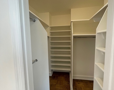 East 71st Street - Photo Thumbnail 16