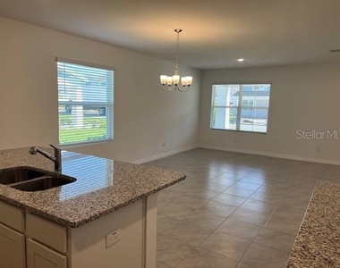 642 Belgrove Street - Photo Thumbnail 5