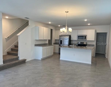 642 Belgrove Street - Photo Thumbnail 2
