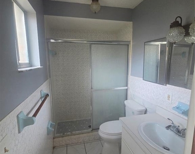 1320 Markham Avenue - Photo Thumbnail 3