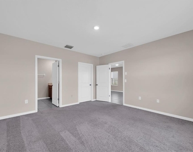 17066 Oval Rum Drive - Photo Thumbnail 21
