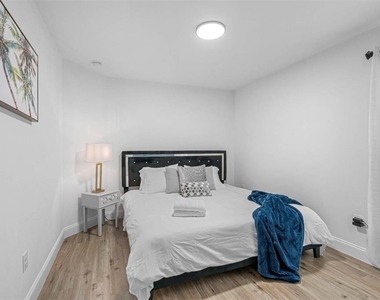 3717 E Clifton Street - Photo Thumbnail 62