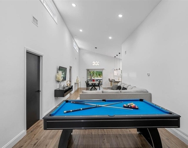 3717 E Clifton Street - Photo Thumbnail 61