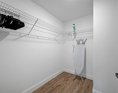 3717 E Clifton Street - Photo Thumbnail 28