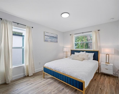 3717 E Clifton Street - Photo Thumbnail 38