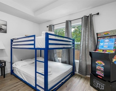 3717 E Clifton Street - Photo Thumbnail 67