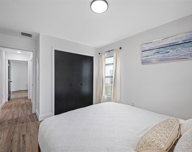 3717 E Clifton Street - Photo Thumbnail 42