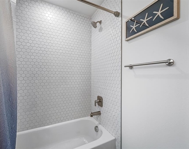 3717 E Clifton Street - Photo Thumbnail 37