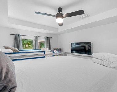 3717 E Clifton Street - Photo Thumbnail 68