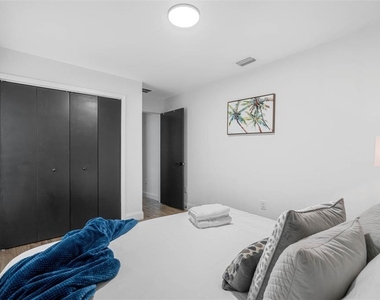 3717 E Clifton Street - Photo Thumbnail 64