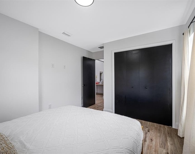 3717 E Clifton Street - Photo Thumbnail 41