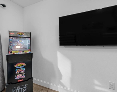 3717 E Clifton Street - Photo Thumbnail 70