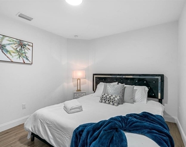 3717 E Clifton Street - Photo Thumbnail 63