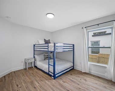 3717 E Clifton Street - Photo Thumbnail 33