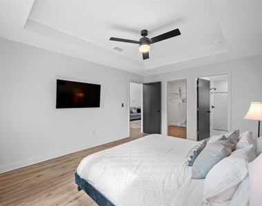 3717 E Clifton Street - Photo Thumbnail 25