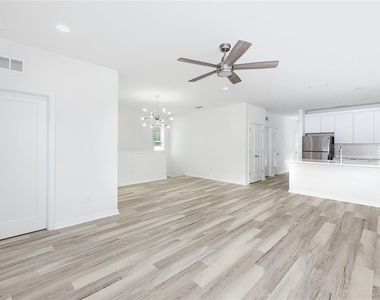 915 E 15th Avenue - Photo Thumbnail 11