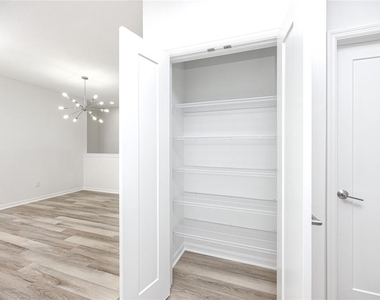 915 E 15th Avenue - Photo Thumbnail 14