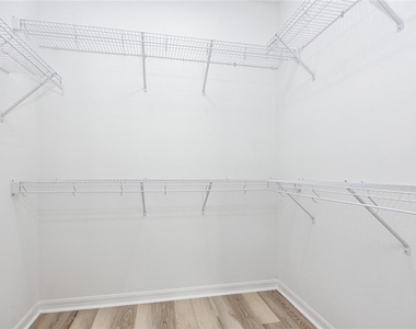 915 E 15th Avenue - Photo Thumbnail 32