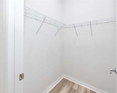 915 E 15th Avenue - Photo Thumbnail 28