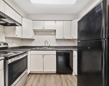 1221 E Mohawk Avenue - Photo Thumbnail 5