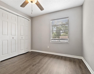 1221 E Mohawk Avenue - Photo Thumbnail 10