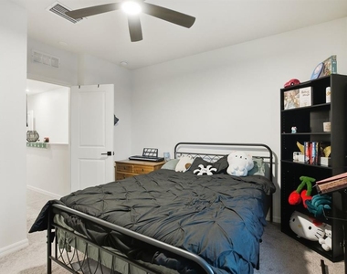 16119 Glowing Grove Avenue - Photo Thumbnail 25