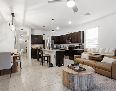 16119 Glowing Grove Avenue - Photo Thumbnail 12