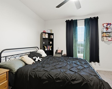 16119 Glowing Grove Avenue - Photo Thumbnail 24