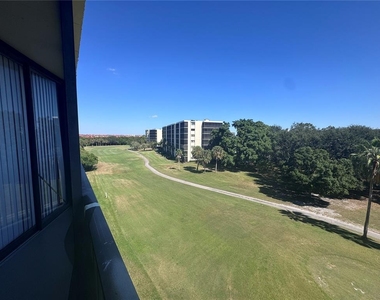 800 Cove Cay Drive - Photo Thumbnail 20