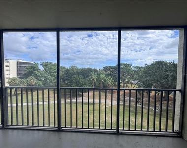 800 Cove Cay Drive - Photo Thumbnail 22