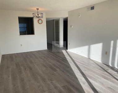 800 Cove Cay Drive - Photo Thumbnail 10