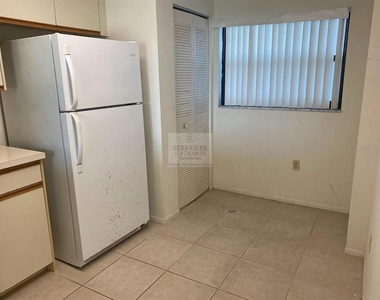 800 Cove Cay Drive - Photo Thumbnail 3