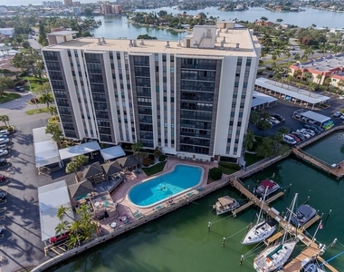 10355 Paradise Boulevard - Photo Thumbnail 2
