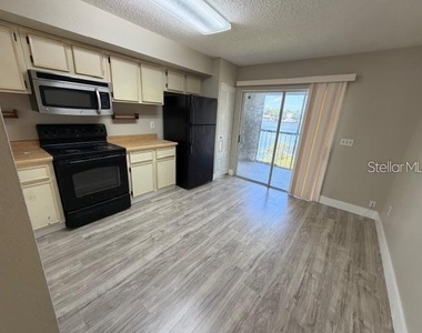 7202 E Bank Drive - Photo Thumbnail 2