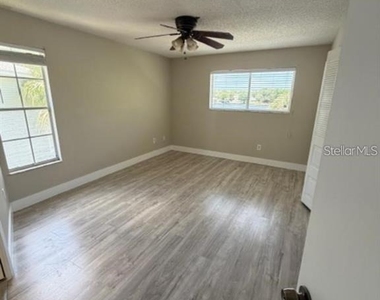 7202 E Bank Drive - Photo Thumbnail 6