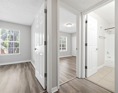 3274 Haviland Court - Photo Thumbnail 24