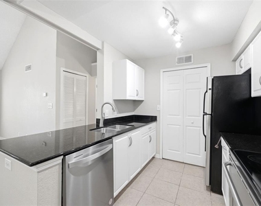 3274 Haviland Court - Photo Thumbnail 15