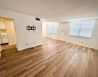 4880 Locust Street Ne - Photo Thumbnail 4