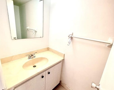 4880 Locust Street Ne - Photo Thumbnail 14
