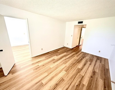 4880 Locust Street Ne - Photo Thumbnail 13