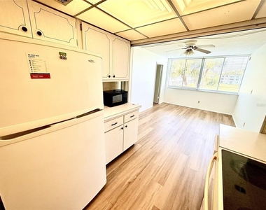 4880 Locust Street Ne - Photo Thumbnail 8