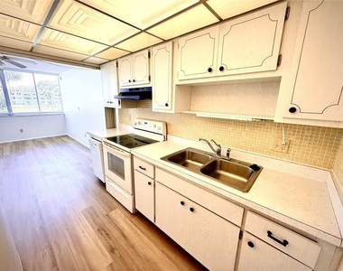 4880 Locust Street Ne - Photo Thumbnail 7