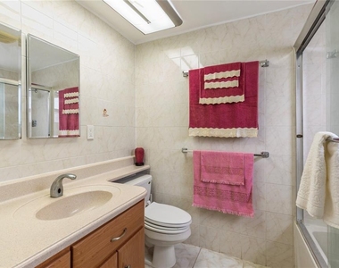 3228 Rock Valley Drive - Photo Thumbnail 16