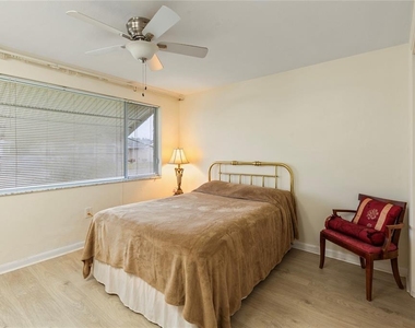 3228 Rock Valley Drive - Photo Thumbnail 12