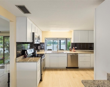 3228 Rock Valley Drive - Photo Thumbnail 6