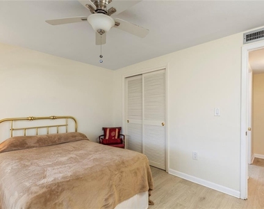3228 Rock Valley Drive - Photo Thumbnail 13