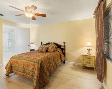 3228 Rock Valley Drive - Photo Thumbnail 20