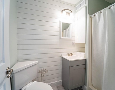 4825 Floramar Terrace - Photo Thumbnail 8